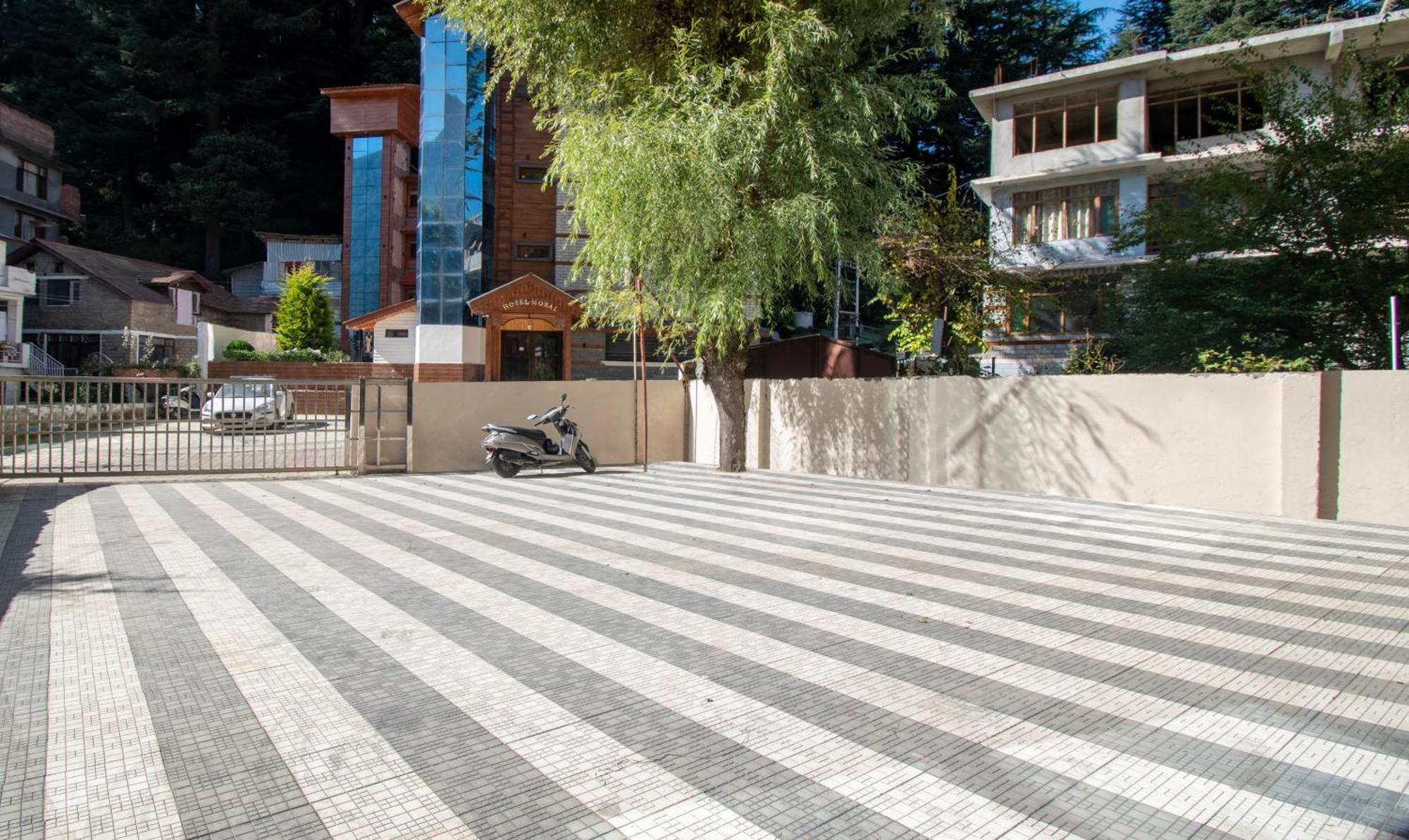 Ambika Residency, Near Hidimba Devi Temple Hotel Manāli Buitenkant foto